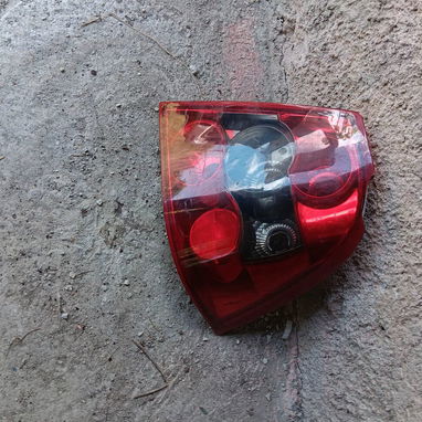 Tapa de maletero de Geely CK y farol derecho trasero - 3/3