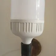 Si está interesado en iluminar bien su casa, bombillo de luz blanca led de 50W a 3500 pesos. - Img 54187944