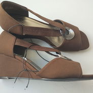 Plataformas nuevas y elegantes en oferta especial. Reparto C. Deportivo. - Img 56306218