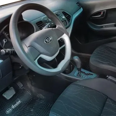 Kia Picanto del 2012,en óptimas condiciones pintado arriba de la pintura de fábrica,solo es venta no se hace negocio - Img 111804530