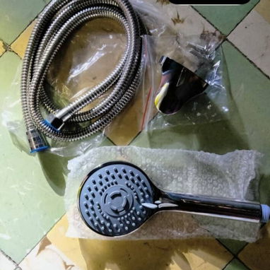 Fregaderos , pilas mezcladoras,  duchas de 3 tiros , juegos de herramientas,  ventanas, entre otros . - Img 122742864