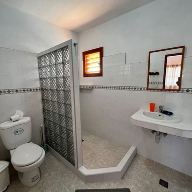 RENTA hostal de 3 habitaciones EN PLAYA CALETON, CIÉNAGA DE ZAPATA - 6/10