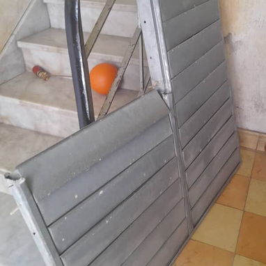 Se vende dos ventanas de zinc galvanizado de uso - Img 123903664