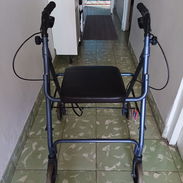 Se vende andador de adulto - Img 55847176