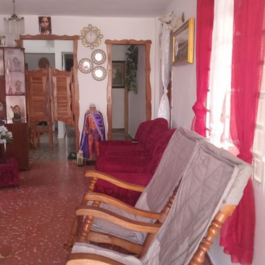 OFERTA CORRE SANTIAGO DE LAS VEGAS REBAJADA CASA INDEPENDIENTE CON MOTO Y COSAS ADENTRO CLIMATIZADA 3 CUARTO REBAJADA 30 - 9/10