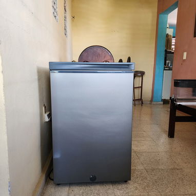 Solo por 290 USD, nevera EKO de 5 pies NUEVA - 2/2