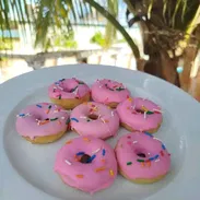 **Mini Donas Coloridas Cubiertas de chocolate con grageas** - Img 56468179