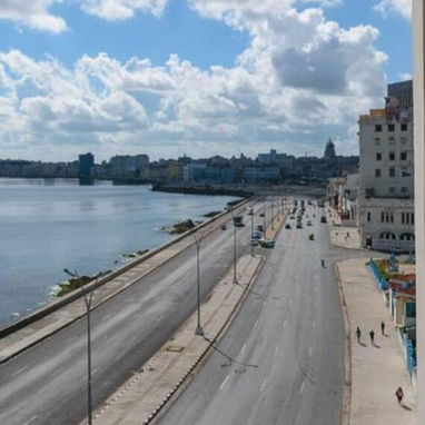 RENTA EN VEDADO - Img 120242929