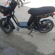 Se venden estas bici motos haciendo 90 y 100 km en 1250 usd interesados al 56709534 soy de bauta - Img 55605446