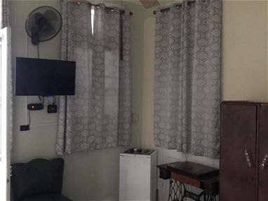 ⭐ Renta de 1 habitación,con baño,minibar,con acceso a sala,se encuentra en el Callejón de Los Peluqueros - Img 61485860