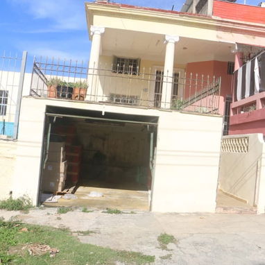 Casa en venta Vedado 3 cuartos + apartamento en azotea + garaje - 2/10