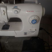 Máquina de coser eléctrica SINGER, poco uso. OJO: solo hace costura recta. - Img 56274035