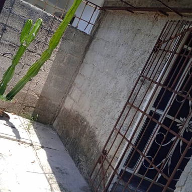 Casa de alto y bajo con patio - 4/10