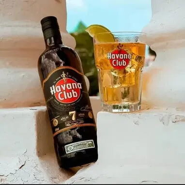 Ron Havana Club añejo 7 años en 10 usd soy de playa Buenavista 52416455 - 2/2