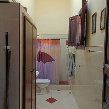 Vendo casa con patio en Marianao - 7/10