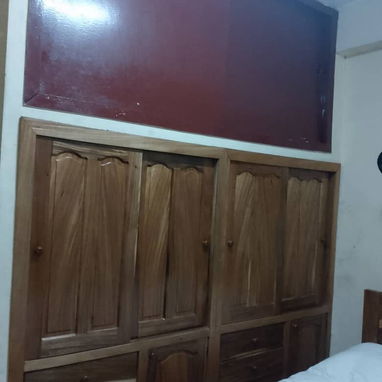 Venta de acogedor apartamento en bajos de un biplanta, 1 habitación  Reparto Modelo, Regla. - 10/10