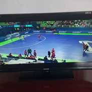 __TV Samsung de 32" de uso, con su base, y control remoto original. - Img 57718800