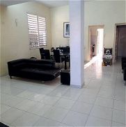 Se vende casa biplanta en bajos, municipio Playa. 525 metros cuadrados - Img 45842703