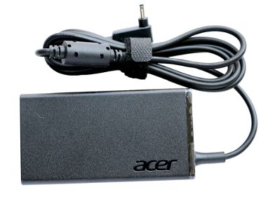 Cargador Acer Original 19V/3.42A/65W Punta 3.0MM X 1.1MM 53828661 - Img 65381845