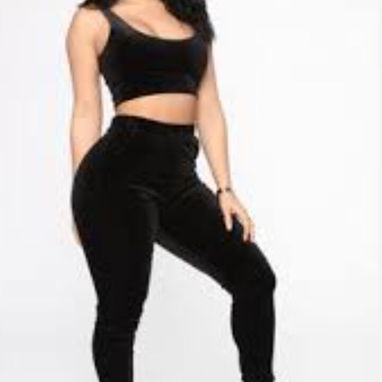 Juego deportivo marca Fashion Nova - 2/2