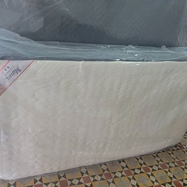 CAMAS DE TUBO Y COLCHONES DE ESPUMA - Img 120155371
