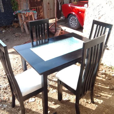 Mesa con 4 Sillas - 3/4