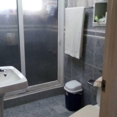 🏠 Apartamento De Renta En El Vedado. 🛏️Tiene 2 habitaciones espaciosas y climatizadas. Reserva: +5363170269 - 7/10
