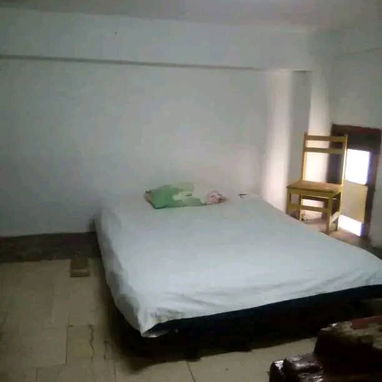 Vendo un cuarto en centro Habana en un lugar céntrico Serca del pedriatico de centro Habana ahi agua el día entero - Img 126745664
