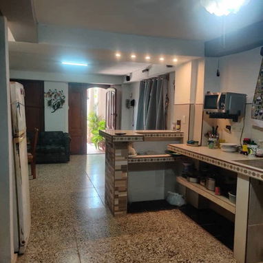 Apto en bajos recién remodelado cerca de 20 y 17 en el Vedado !!! - Img 107121279
