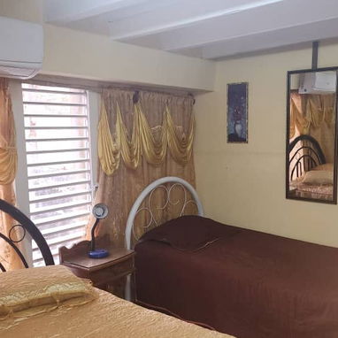 Se rentan habitaciones por la Plaza Vieja en La Habana Vieja.54026428 - 3/10