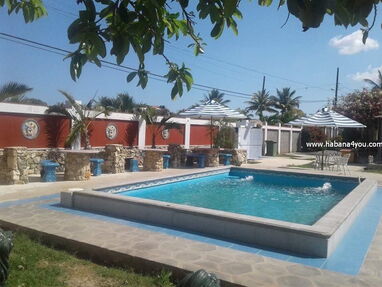 Rentamos casa con piscina a solo 4 cuadras de la playa. Reservas por WhatsApp 58142662 - Img main-image