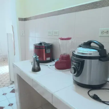 RENTA LINEAL EN PLAYA CON VENTILADORES Y LÁMPARAS RECARGABLES - 9/10