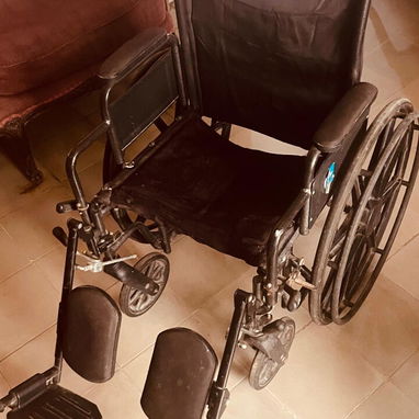 Vendo un sillón de rueda de uso - Img 124303601