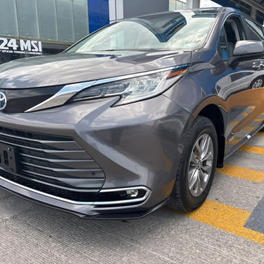 Toyota Sienna XLE Hybrid 2021 - 2/4