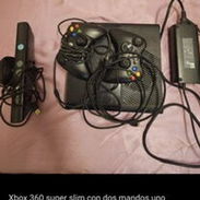 Xbox 360 súper slip con 2 mandos uno inalámbrico y el otro por cable con kinet incluido - Img 55034087