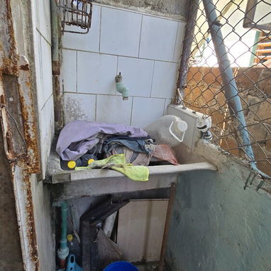 Apto. seminterior de 1/4, en planta baja, Vedado (Fanguito) (V-116) - Img 126023088