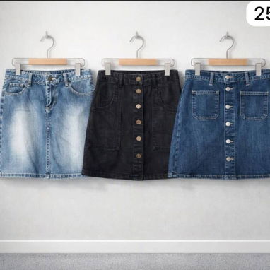 Ropa variada de mujer - 7/10