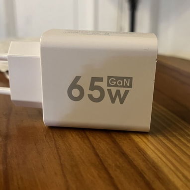 Cargador de 65 Watts, con entrada USB C y USB A. Carga rápida - Img 123067972