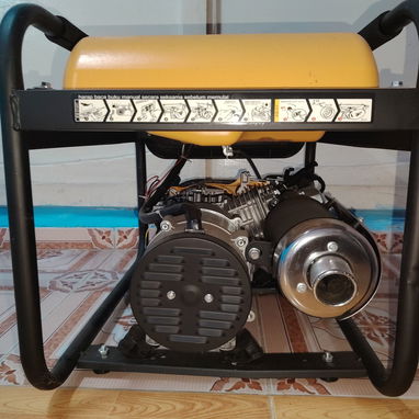 Planta electrica con solamente una hora de uso, la doy con 5 litros de gasolina y el aceite que lleva - Img 121132298