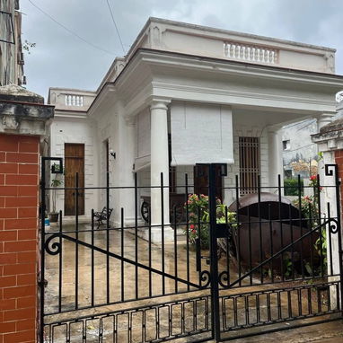 Vedado 250 mil casa independiente - Img 125039534