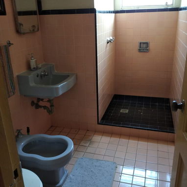 Vendo Linda Casa de construcción capitalista + Apartamento. Frente a calle. Placa libre. Residencial Aldabó. Boyeros. - 8/10