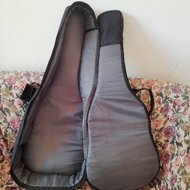 Estuches de guitarras clásicas prácticos y de muy buena calidad - Img 120271004