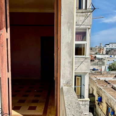 Vendo apartamento en la habana vieja edificio La Sortija - Img 122260244