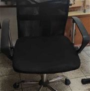 Con muy poco uso, en perfecto estado. Se vende una silla de oficina, es grande - Img 46073957
