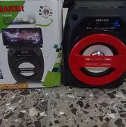 NUEVAS Bocinas con agarraderas recargables chicas de mano blutu,USB,Radio - Img 50138573