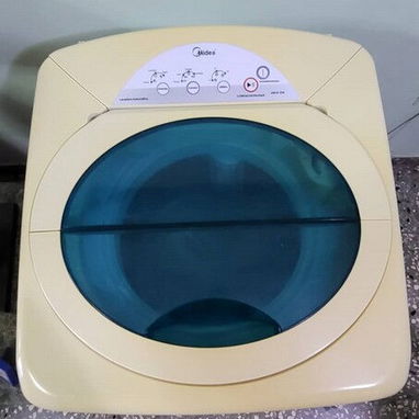 LAVADORA AUTOMATICA MIDEA 4,5 KG USO CON PROBLEMA EN EL CLOSHET - Img 108743461
