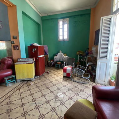 🏡¡EN VENTA CASA EN 3ER PISO EN CENTRO HABANA - 4/10