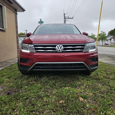 Volkswagen Tiguan SE 2021 | 34 mil millas • 3 filas • Techo panorámico • Impecable - 2/10
