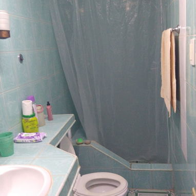 CASA EN VENTA PUERTA CALLE EN CENTRO HAVANA Y SE DEJA CON TODO. PRECIO 28.000 Y SE AJUSTA . NO GESTORES.LEER DESCRIPCIÓN - 10/10