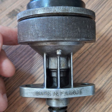 Vendo bomba de gasolina original de peugeot 405 de uso pero funcionando - Img 116327263